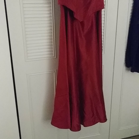 Deep Red Size 18 Formal Dress - Picture 4 of 4